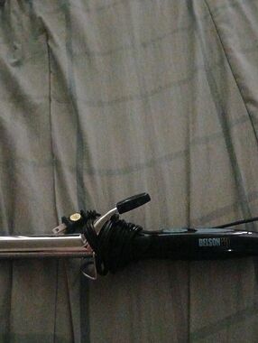 BEISON PRO Curling Iron - Black and Silver